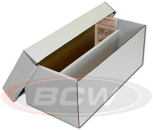!Kortkasse - Opbevaringsboks (Hvid Pap) - Graded Shoe Box - Holder 350 kort i Toploaders - #BCW-1-BX-GSB
